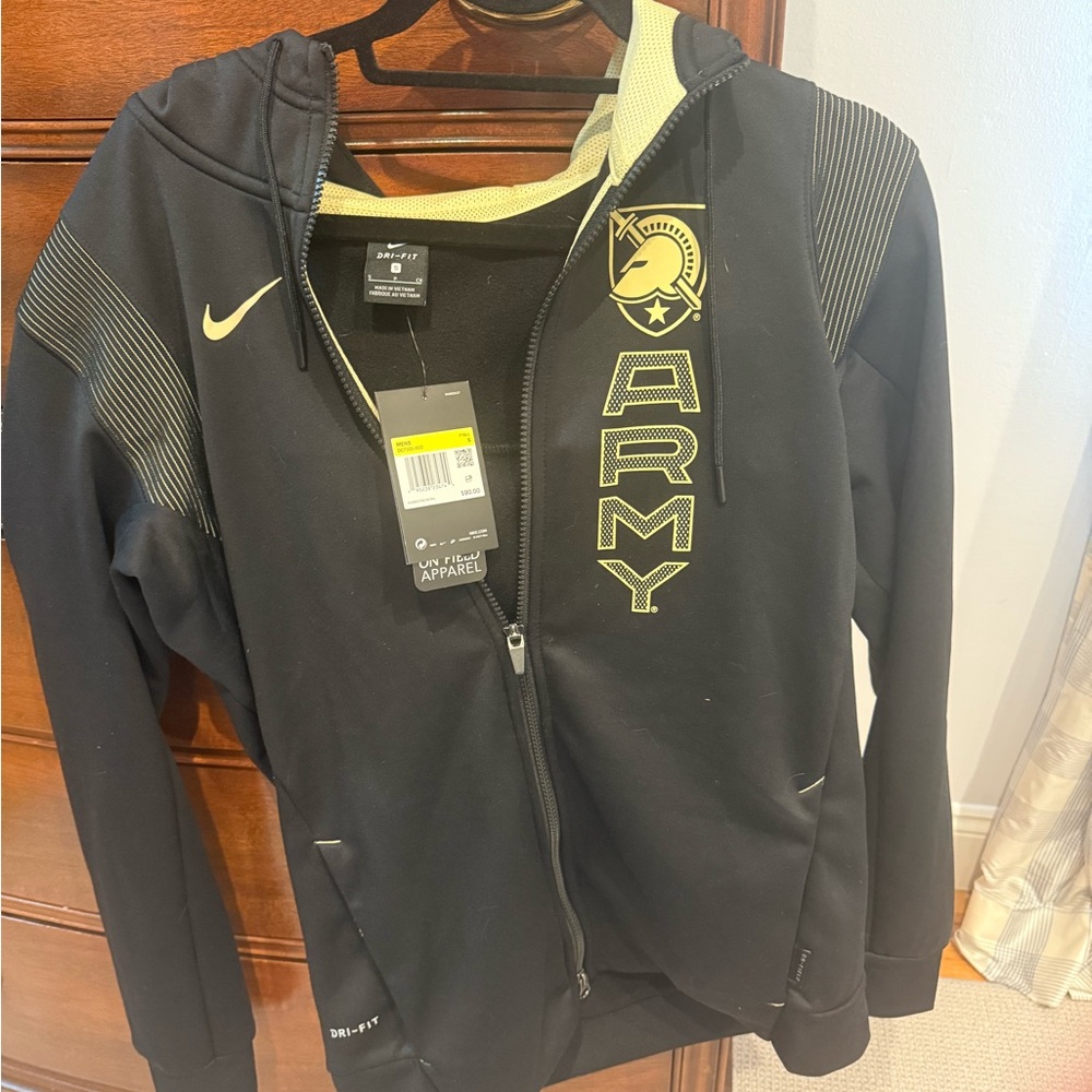 ARMY Nike Black and Gold Men's Hoodie size small